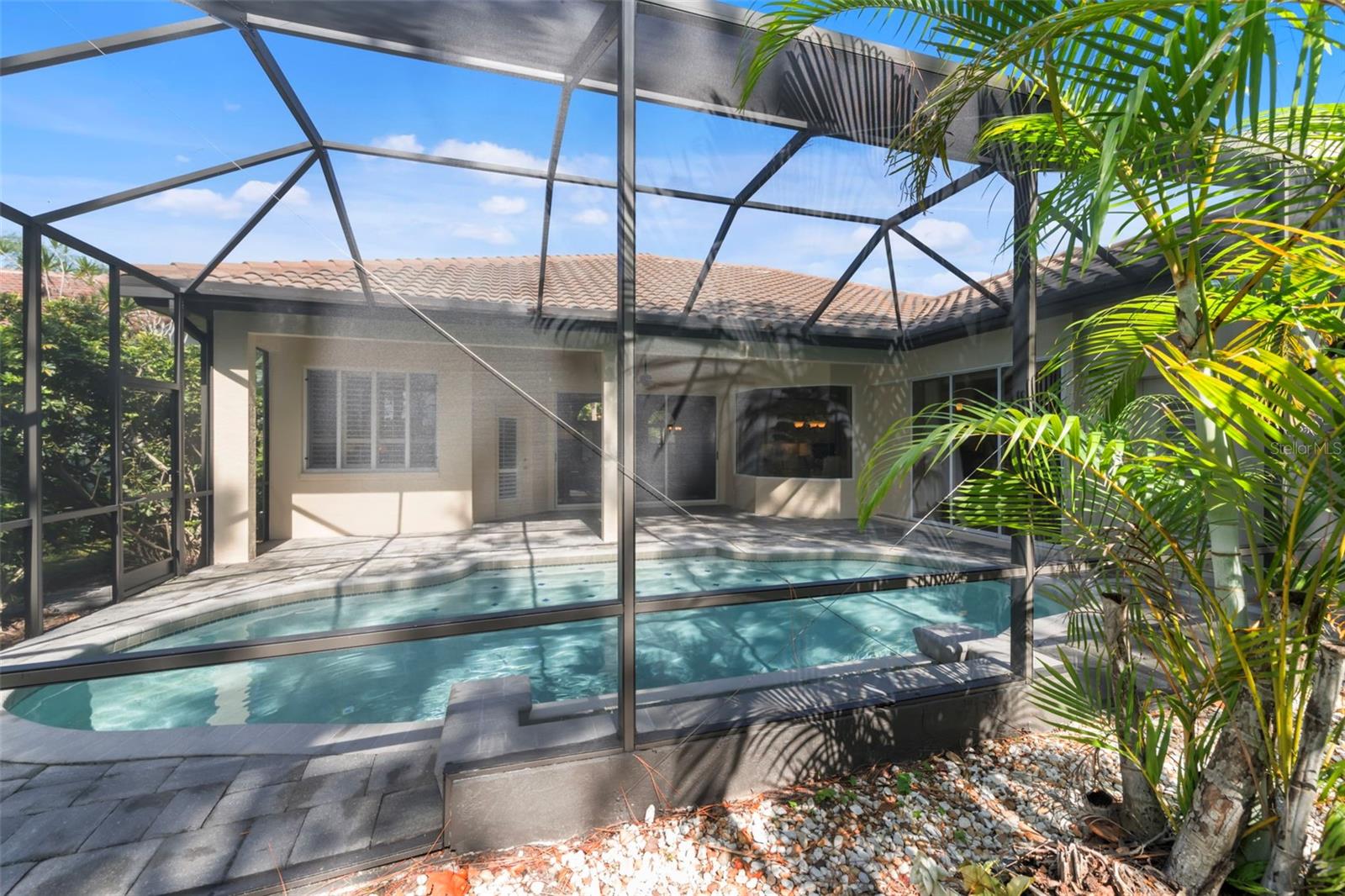 HUNTINGTON POINTE - Residential