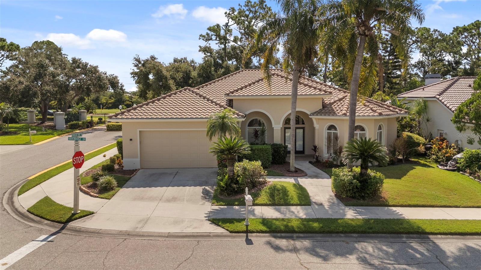 HUNTINGTON POINTE - Residential