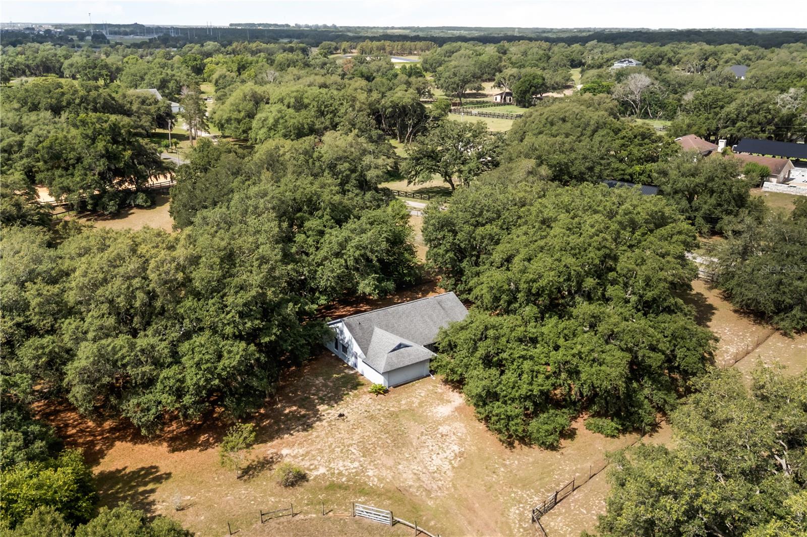 LAKE AVALON GROVES REP - Residential