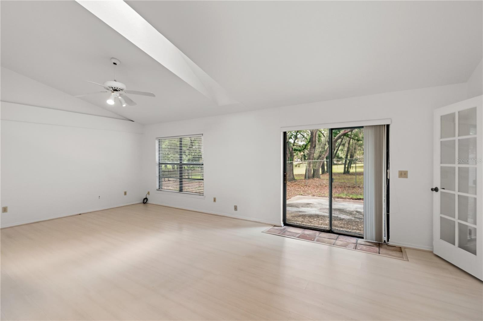 LAKE AVALON GROVES REP - Residential