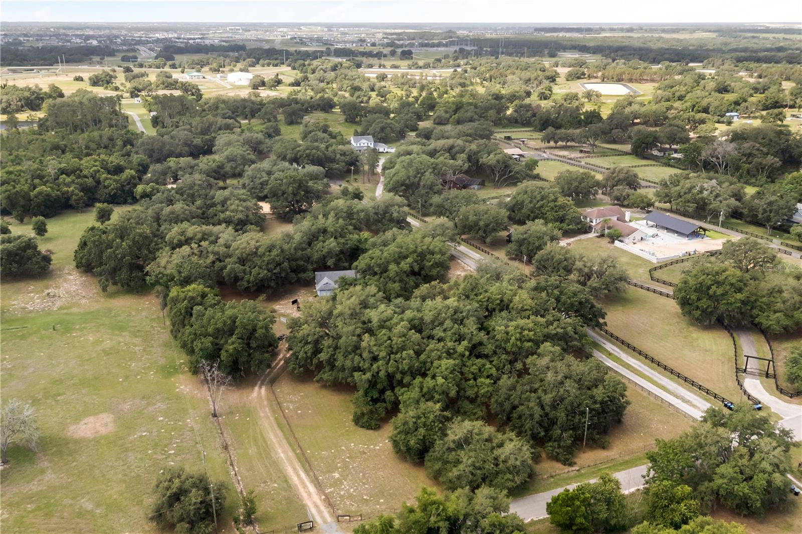 LAKE AVALON GROVES REP - Residential