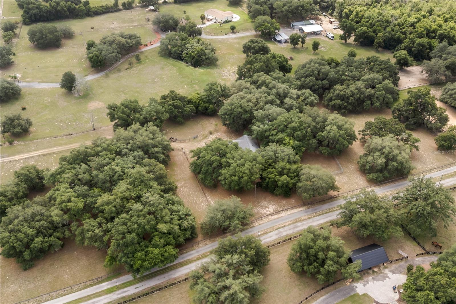 LAKE AVALON GROVES REP - Residential