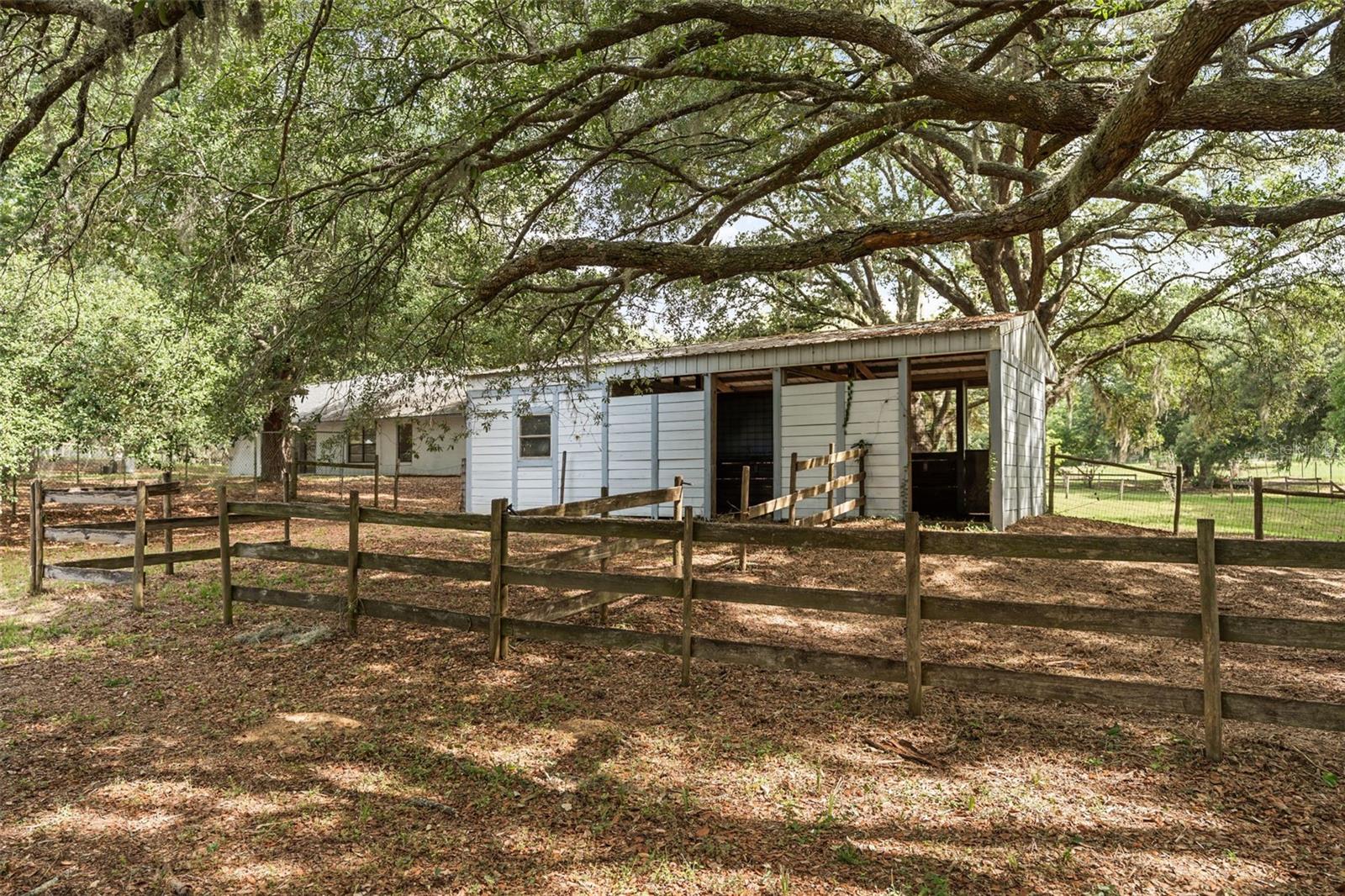 LAKE AVALON GROVES REP - Residential