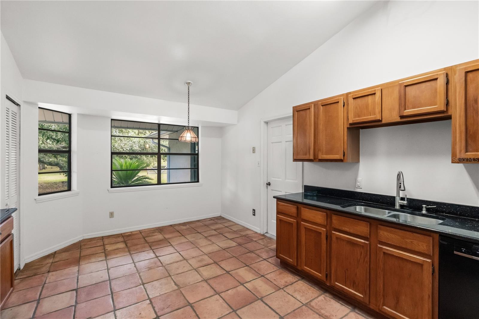 LAKE AVALON GROVES REP - Residential