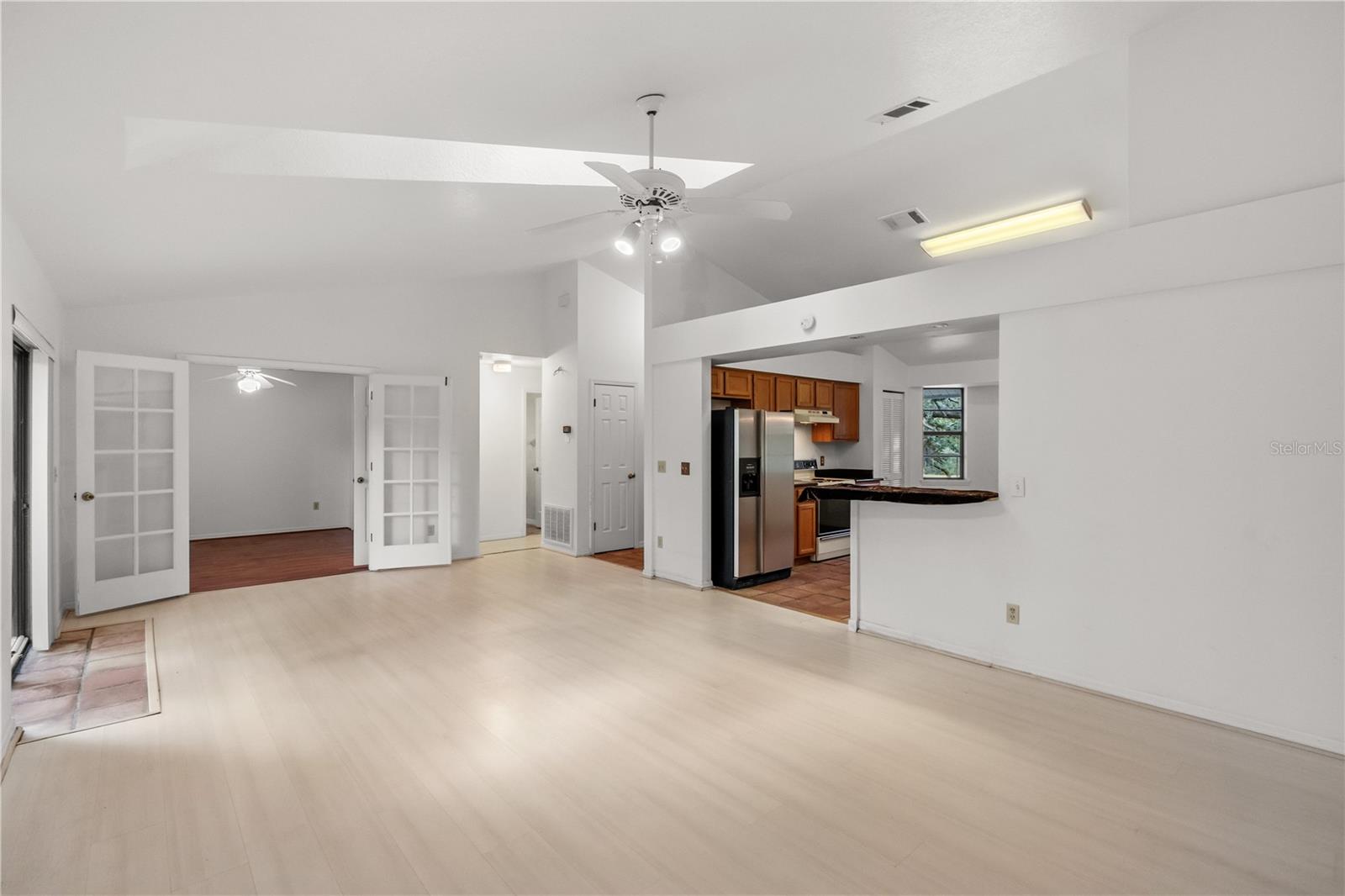 LAKE AVALON GROVES REP - Residential