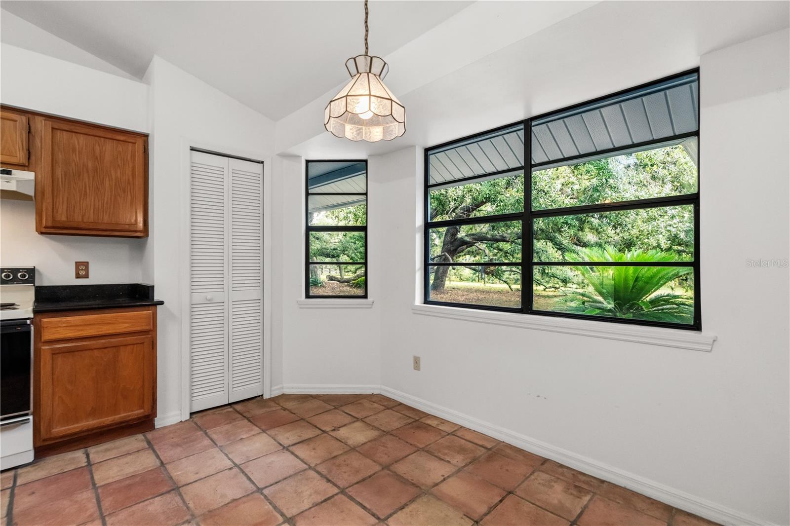 LAKE AVALON GROVES REP - Residential