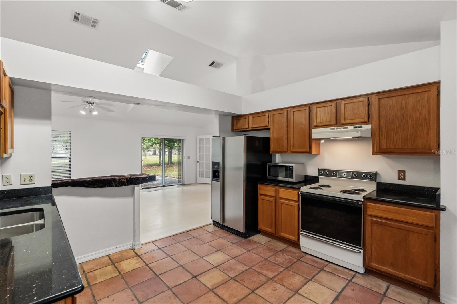 LAKE AVALON GROVES REP - Residential