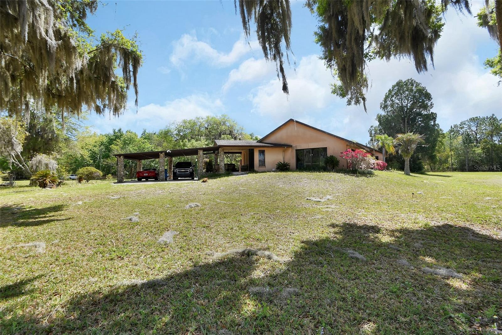 LAKE DIAS - Residential