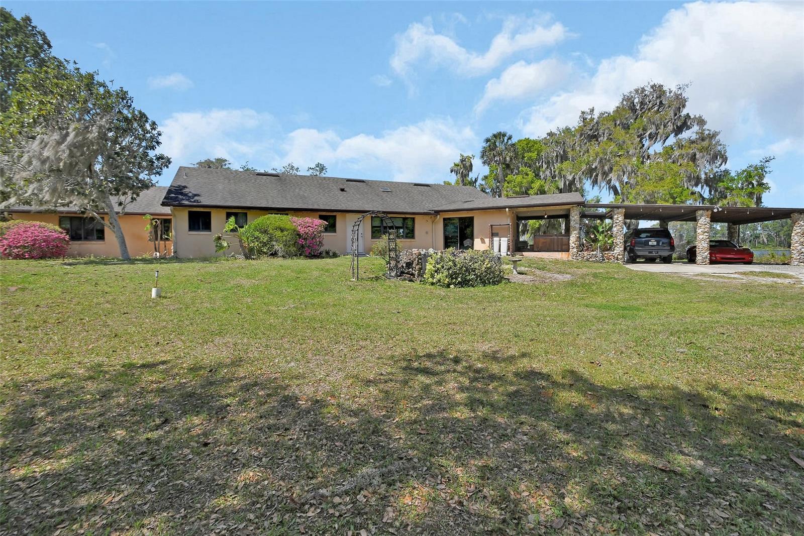 LAKE DIAS - Residential
