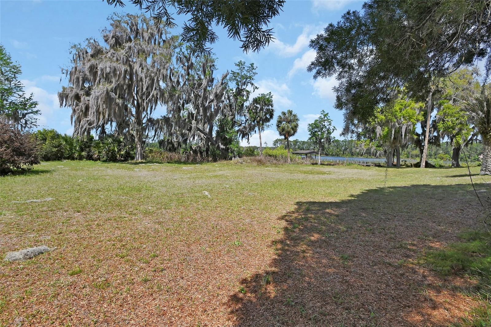 LAKE DIAS - Residential