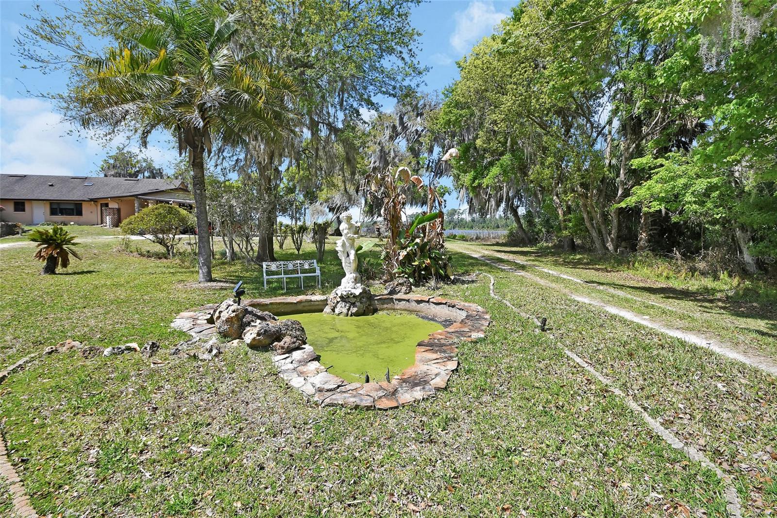 LAKE DIAS - Residential