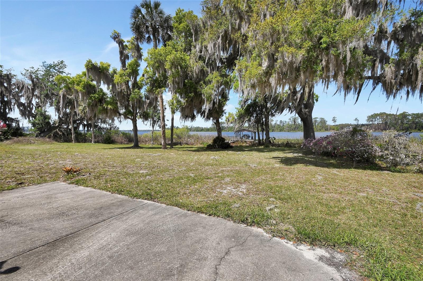 LAKE DIAS - Residential