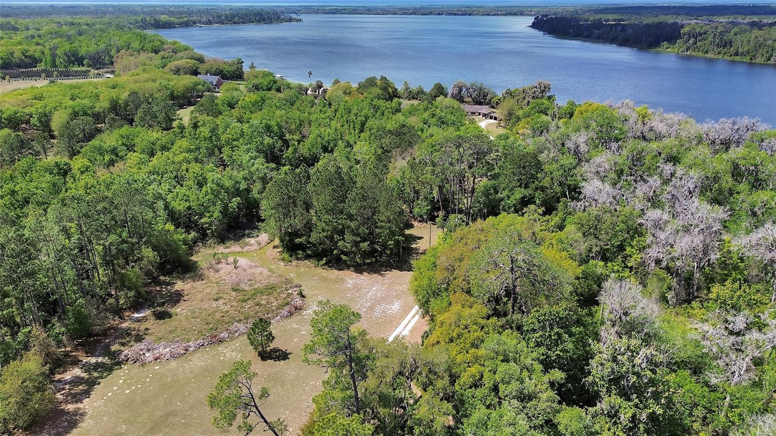 LAKE DIAS - Residential