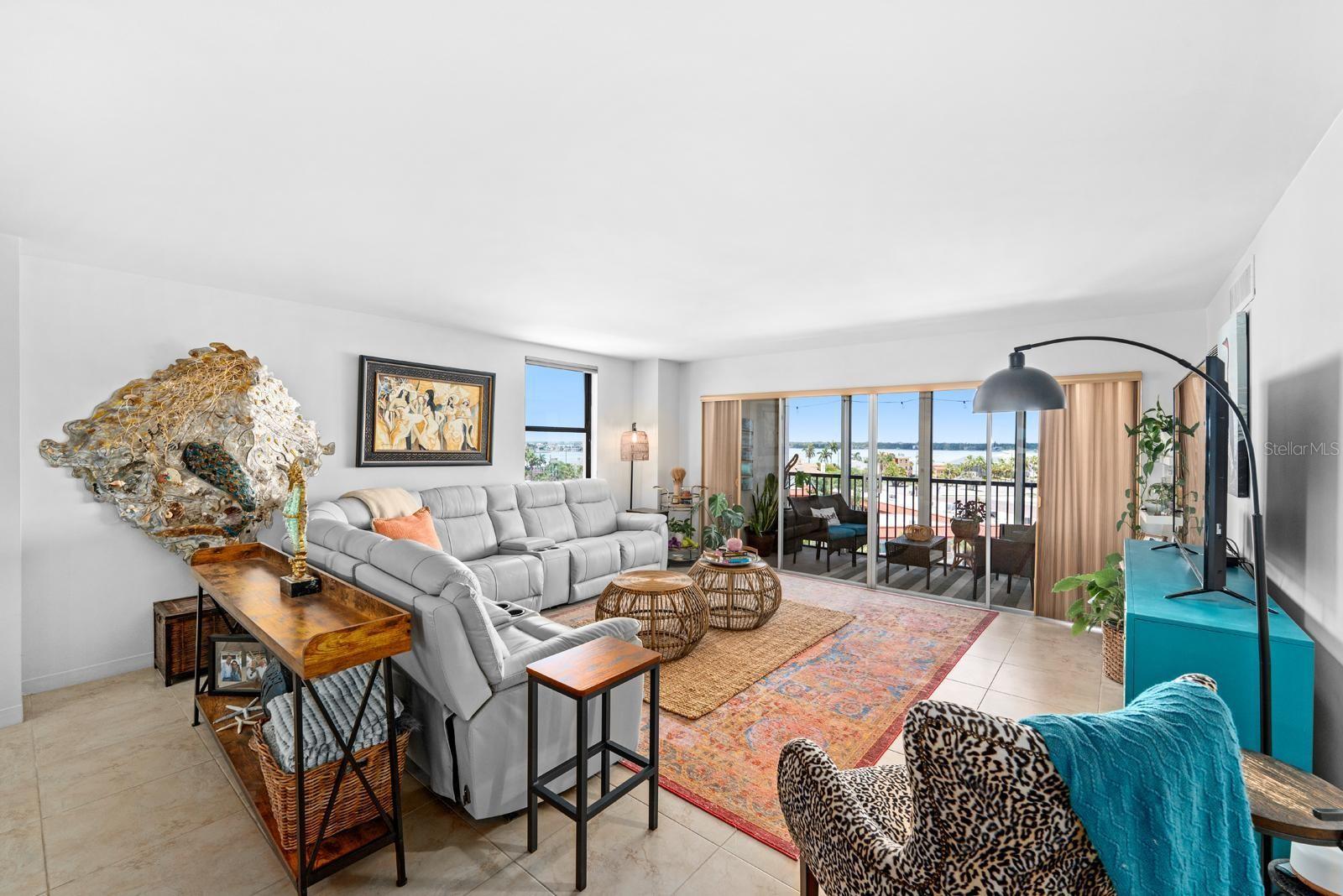 PARADISE ISLAND TOWERS CONDO - Residential