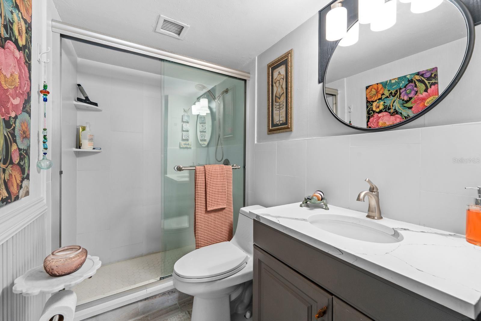 PARADISE ISLAND TOWERS CONDO - Residential