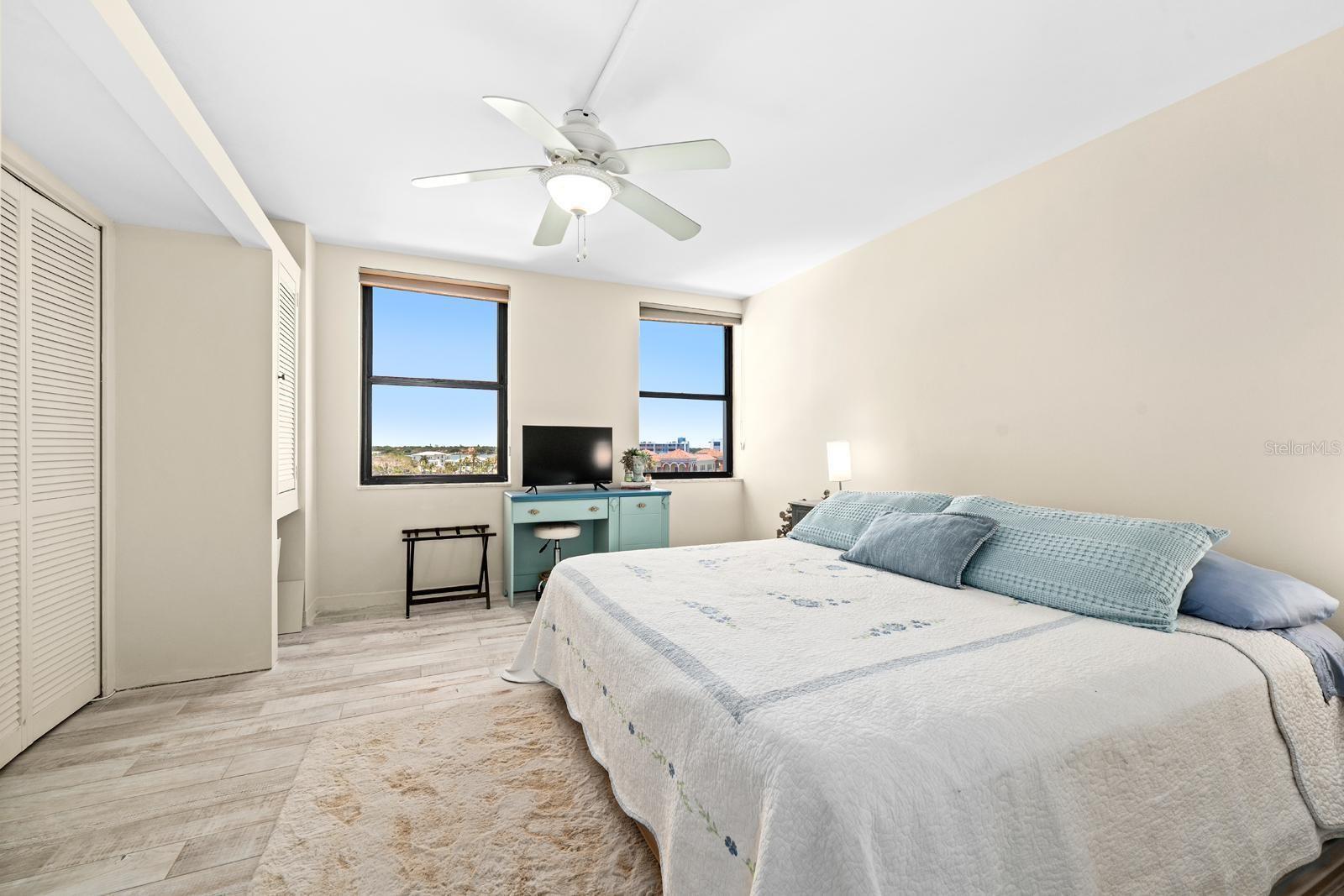 PARADISE ISLAND TOWERS CONDO - Residential