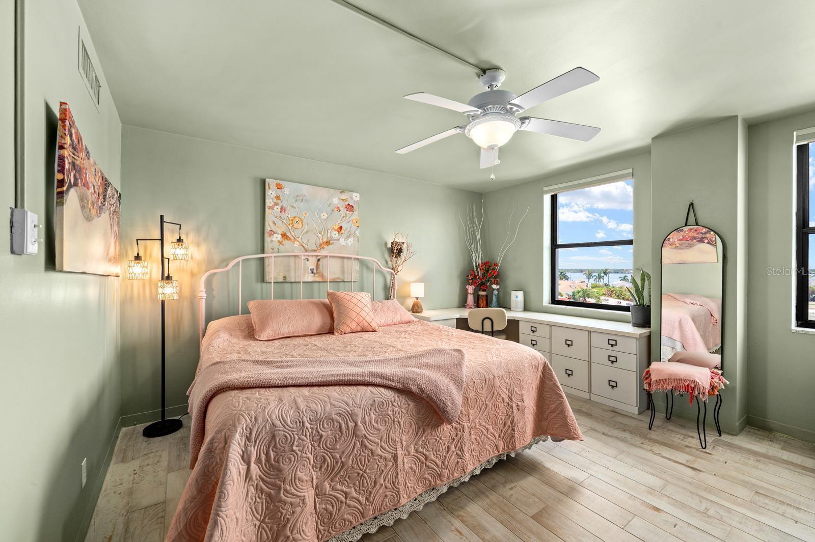 PARADISE ISLAND TOWERS CONDO - Residential