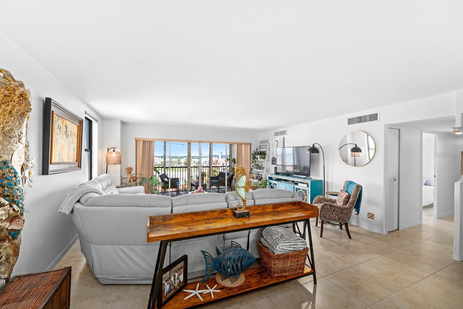 PARADISE ISLAND TOWERS CONDO - Residential