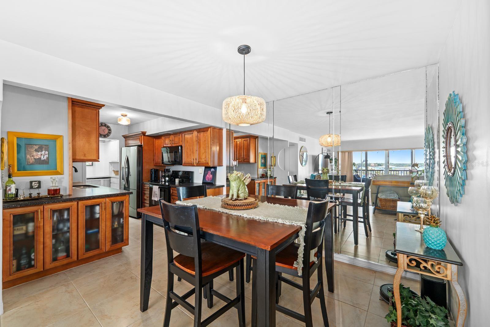 PARADISE ISLAND TOWERS CONDO - Residential