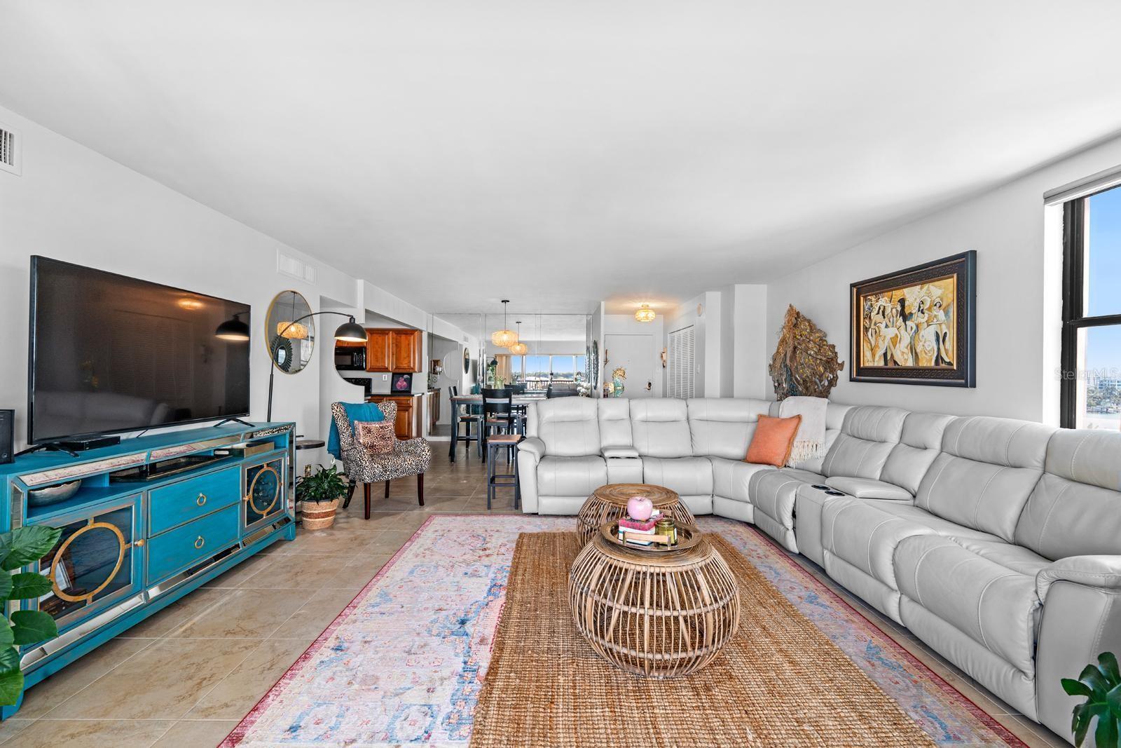 PARADISE ISLAND TOWERS CONDO - Residential
