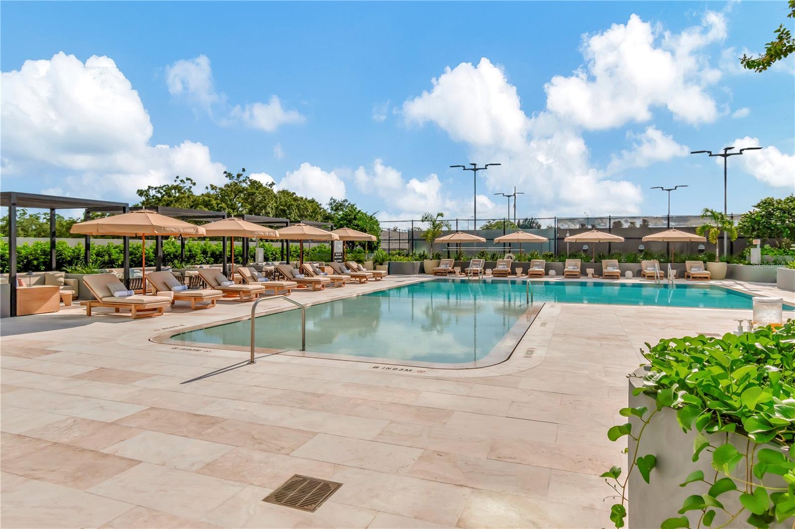 RITZ-CARLTON RESIDENCES - Residential