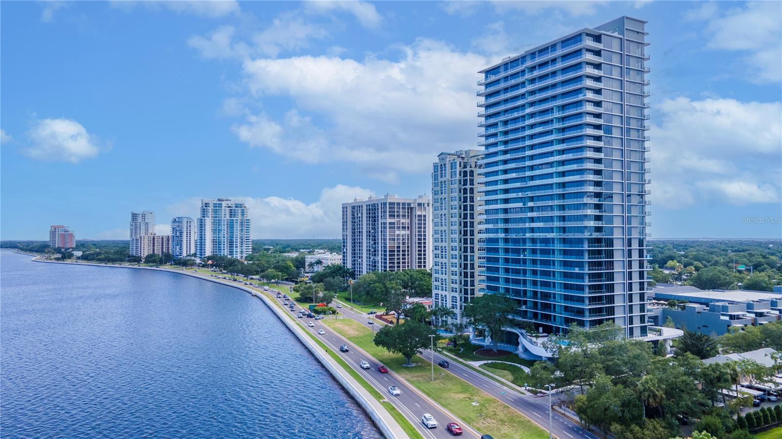 RITZ-CARLTON RESIDENCES - Residential