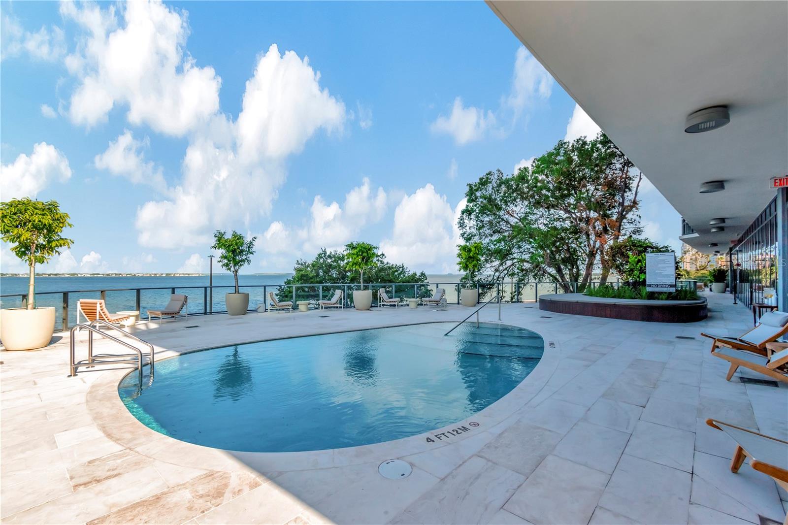 RITZ-CARLTON RESIDENCES - Residential