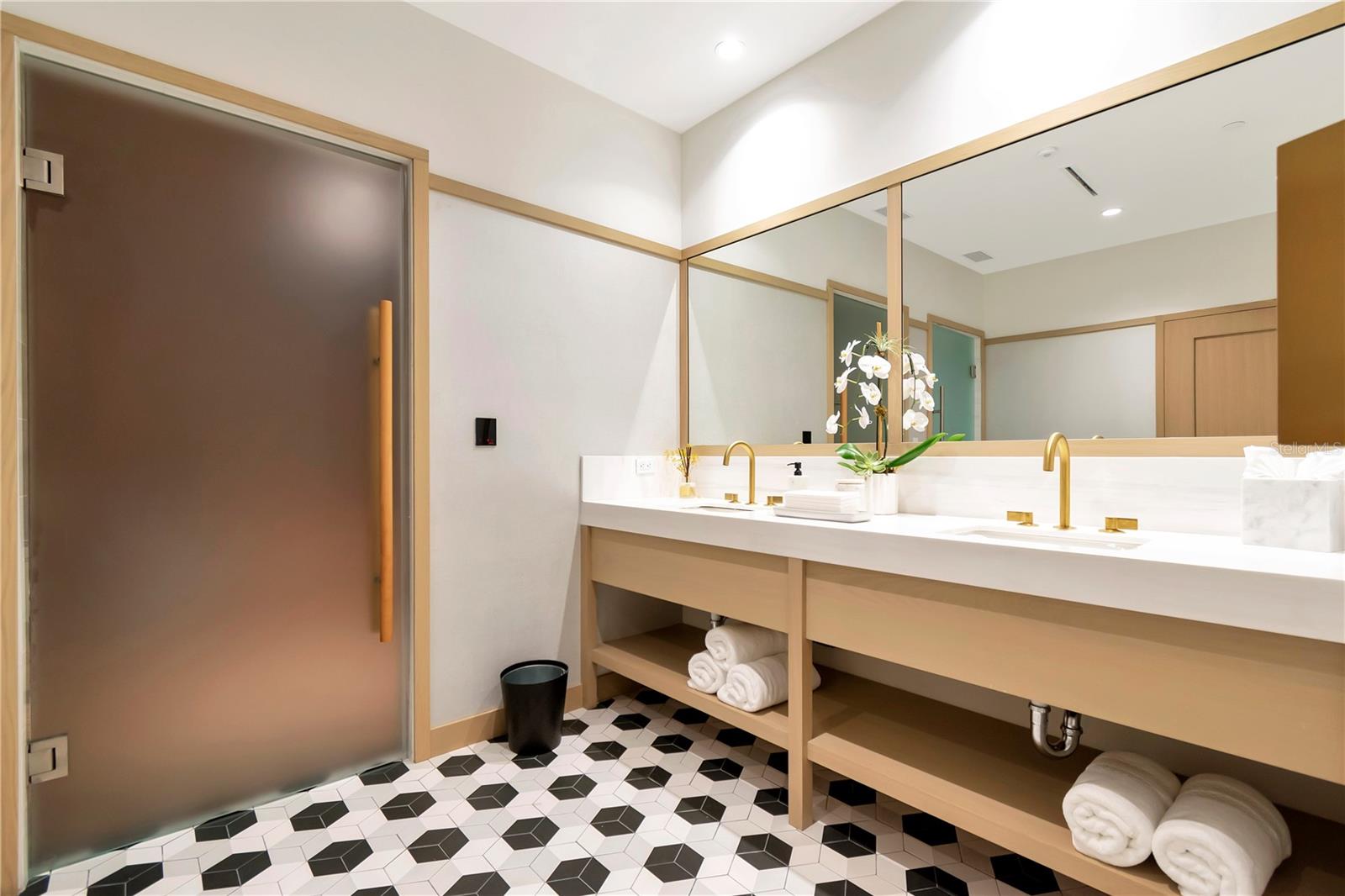 RITZ-CARLTON RESIDENCES - Residential