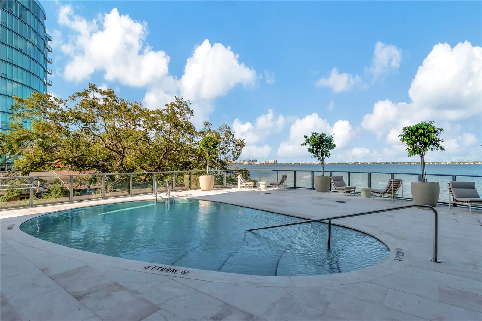RITZ-CARLTON RESIDENCES - Residential