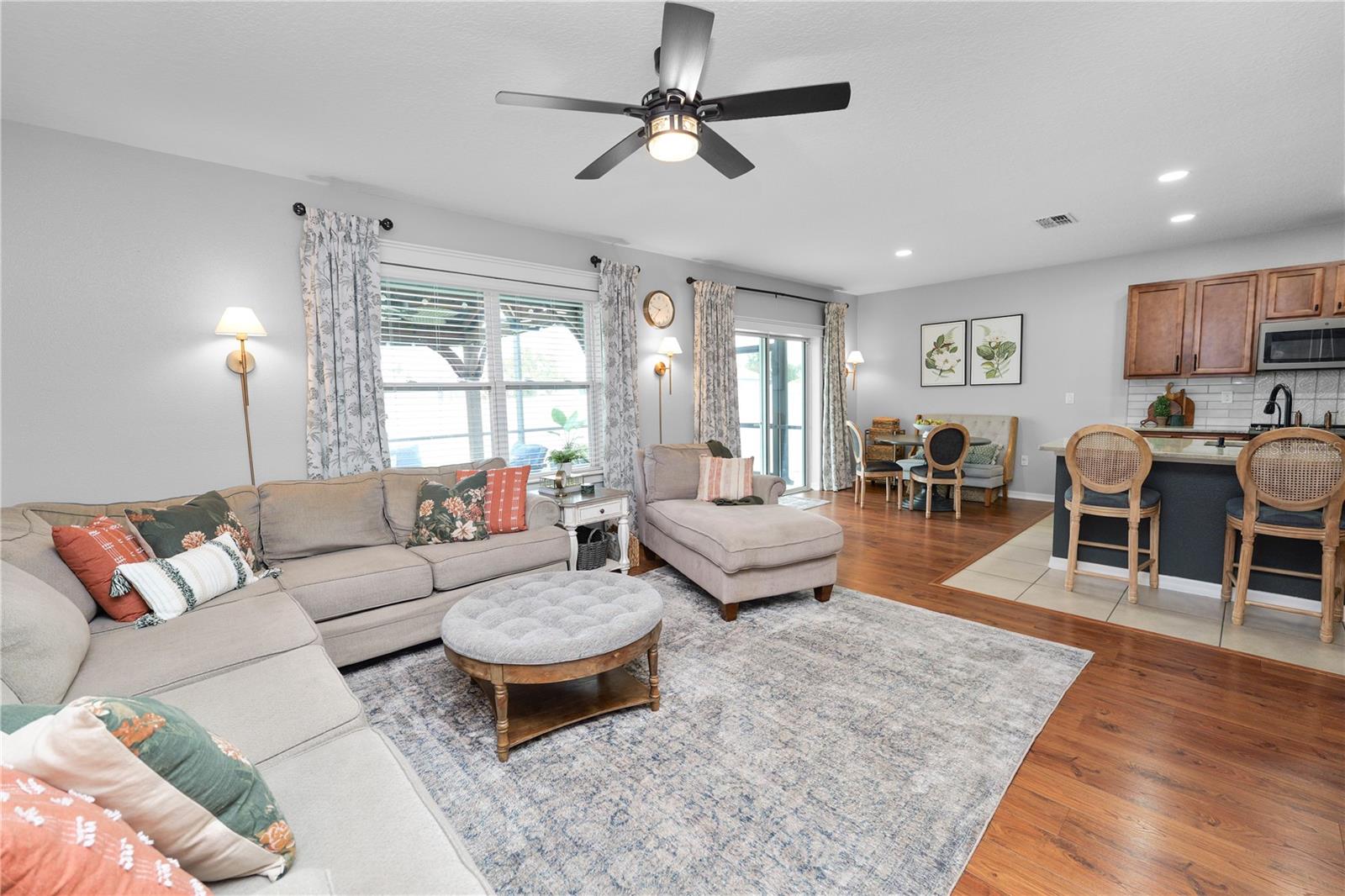 LAKE CUMMINGS ESTATES - Residential