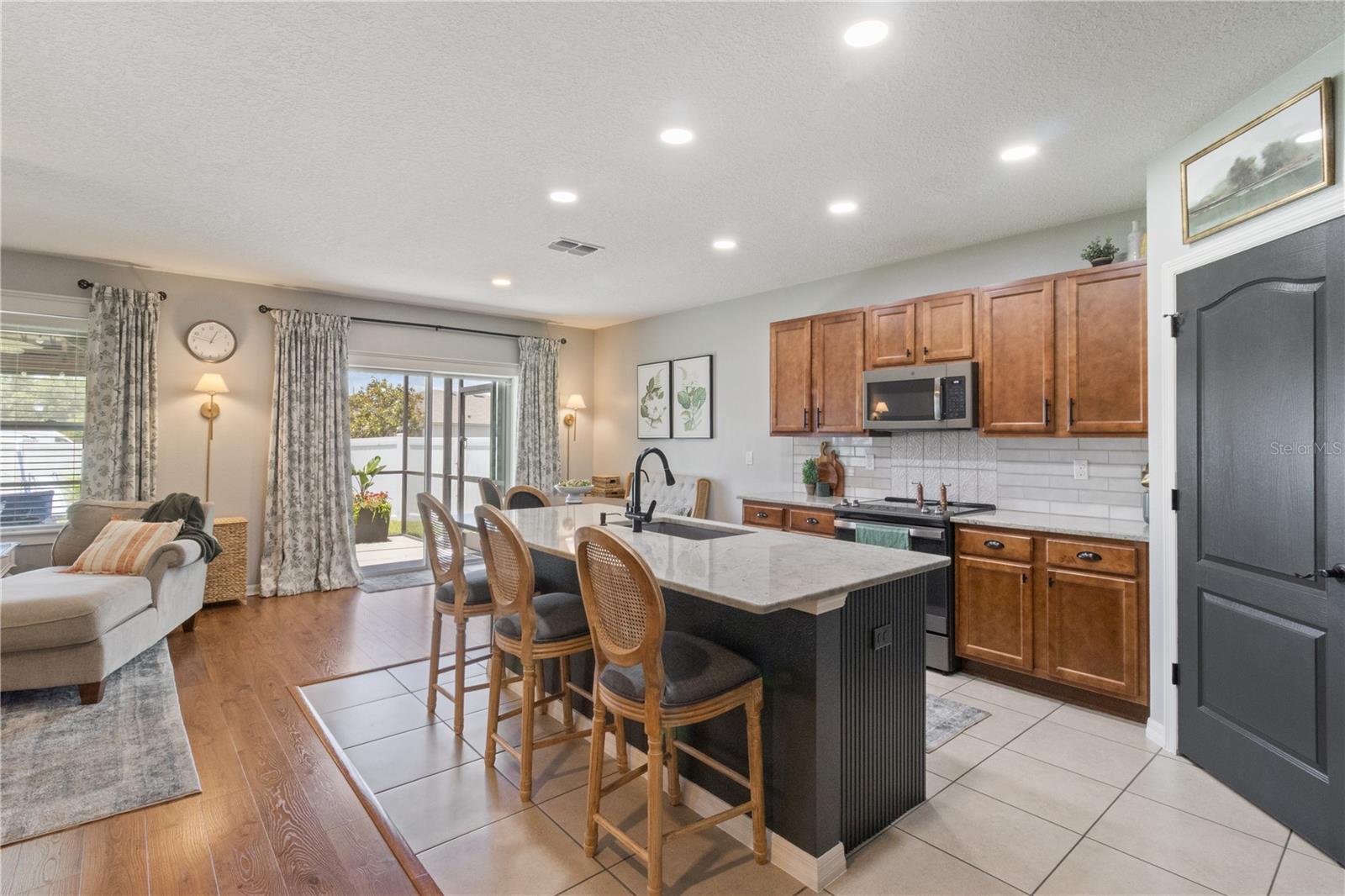 LAKE CUMMINGS ESTATES - Residential