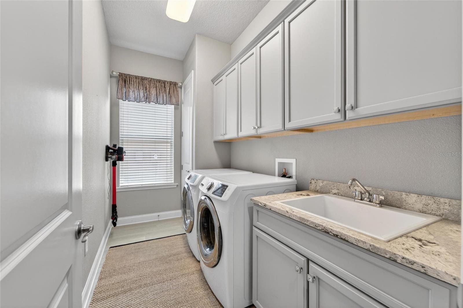 STONEY CREEK - Residential
