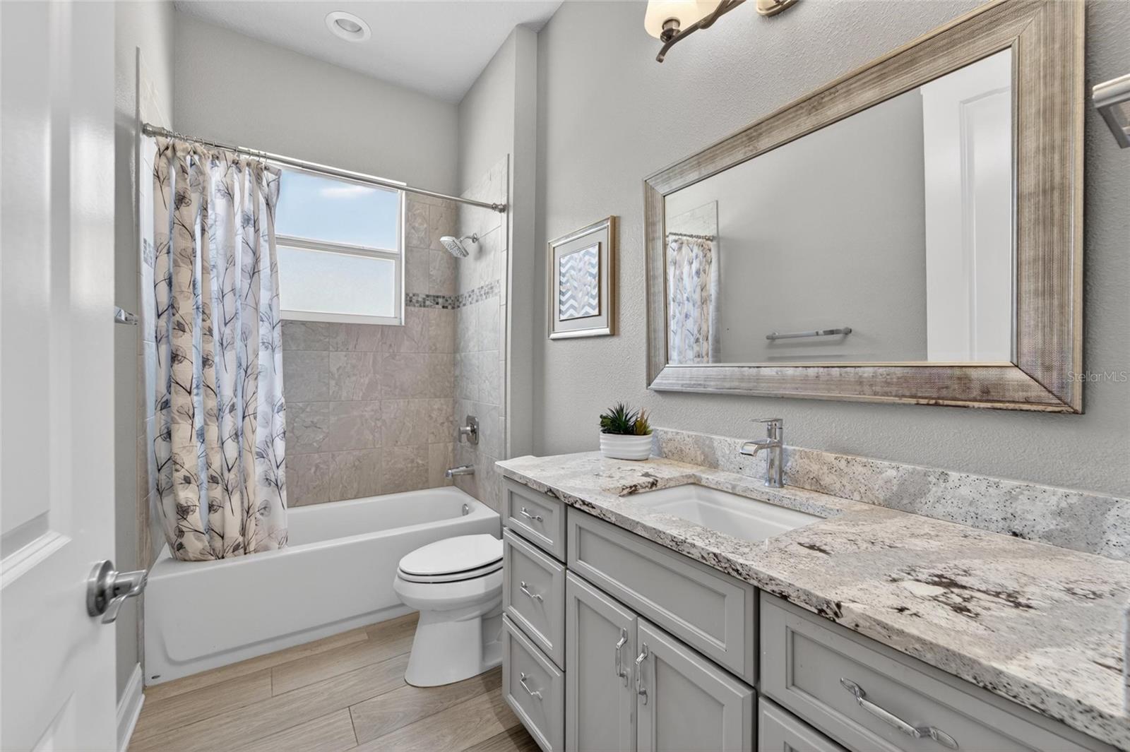 STONEY CREEK - Residential