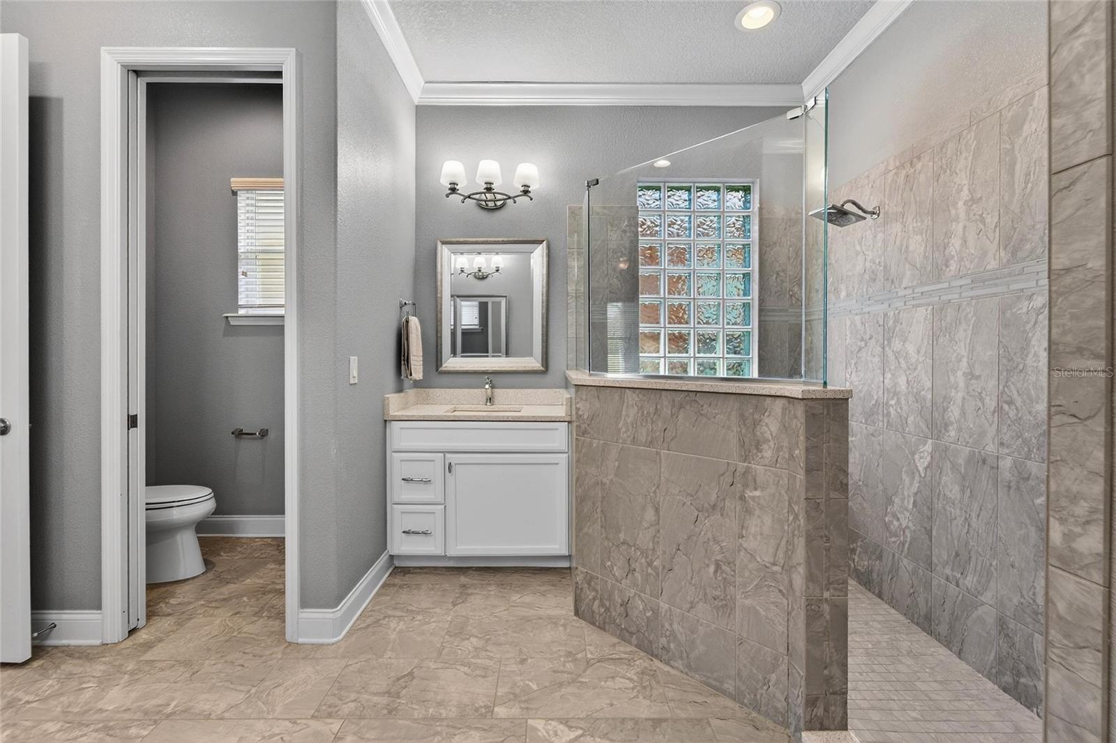 STONEY CREEK - Residential