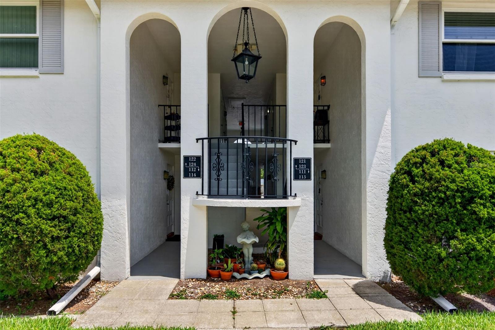 BAYWOOD COLONY GARDEN APTS - Residential