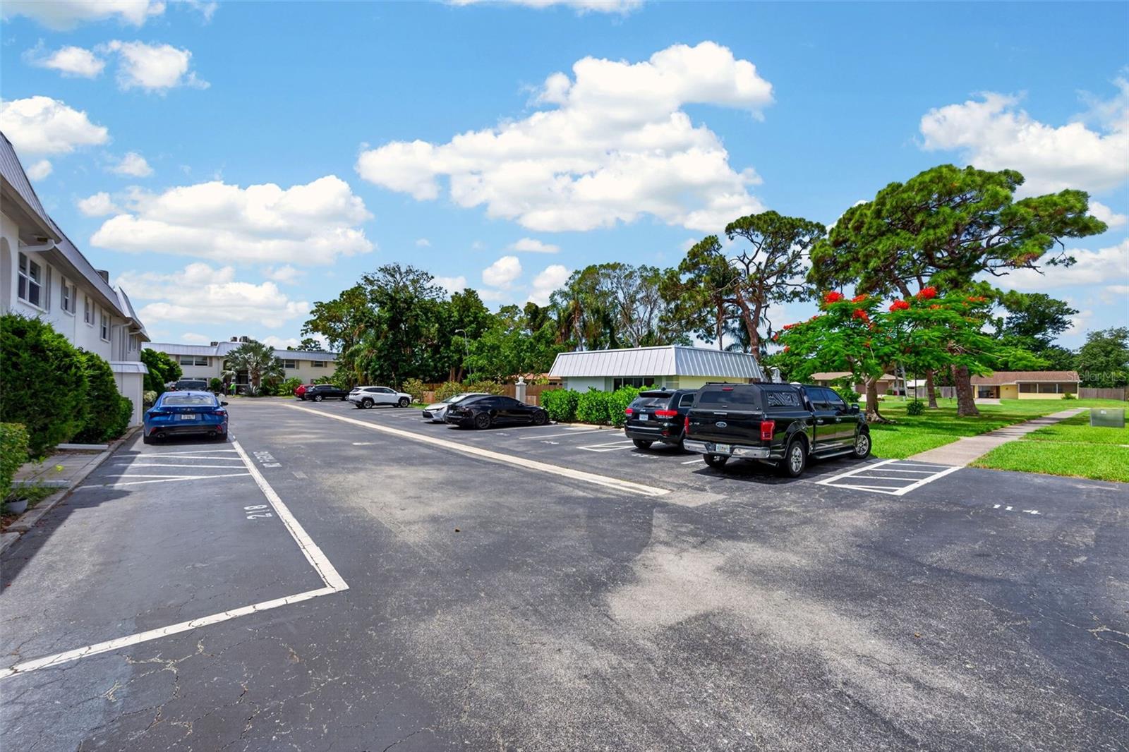 BAYWOOD COLONY GARDEN APTS - Residential