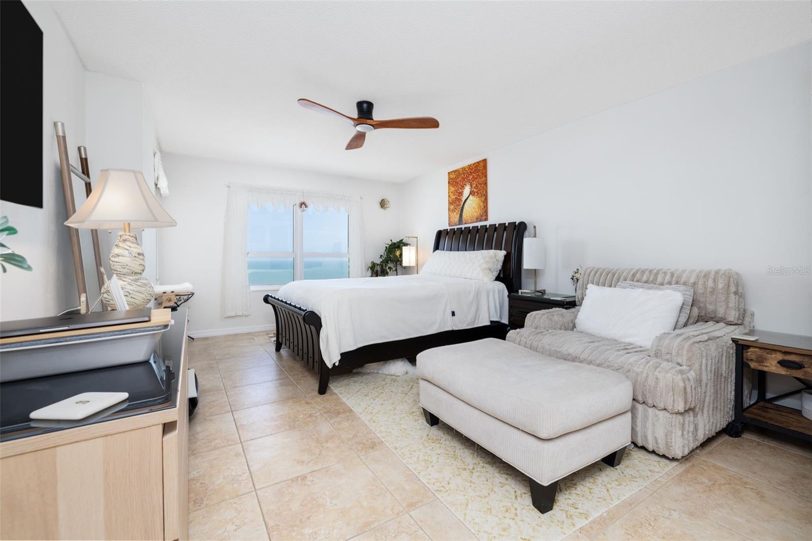 OCEANS 06 CONDO - Residential