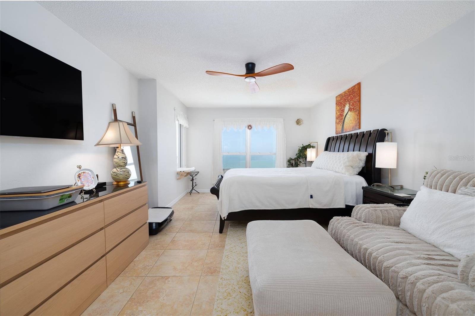 OCEANS 06 CONDO - Residential