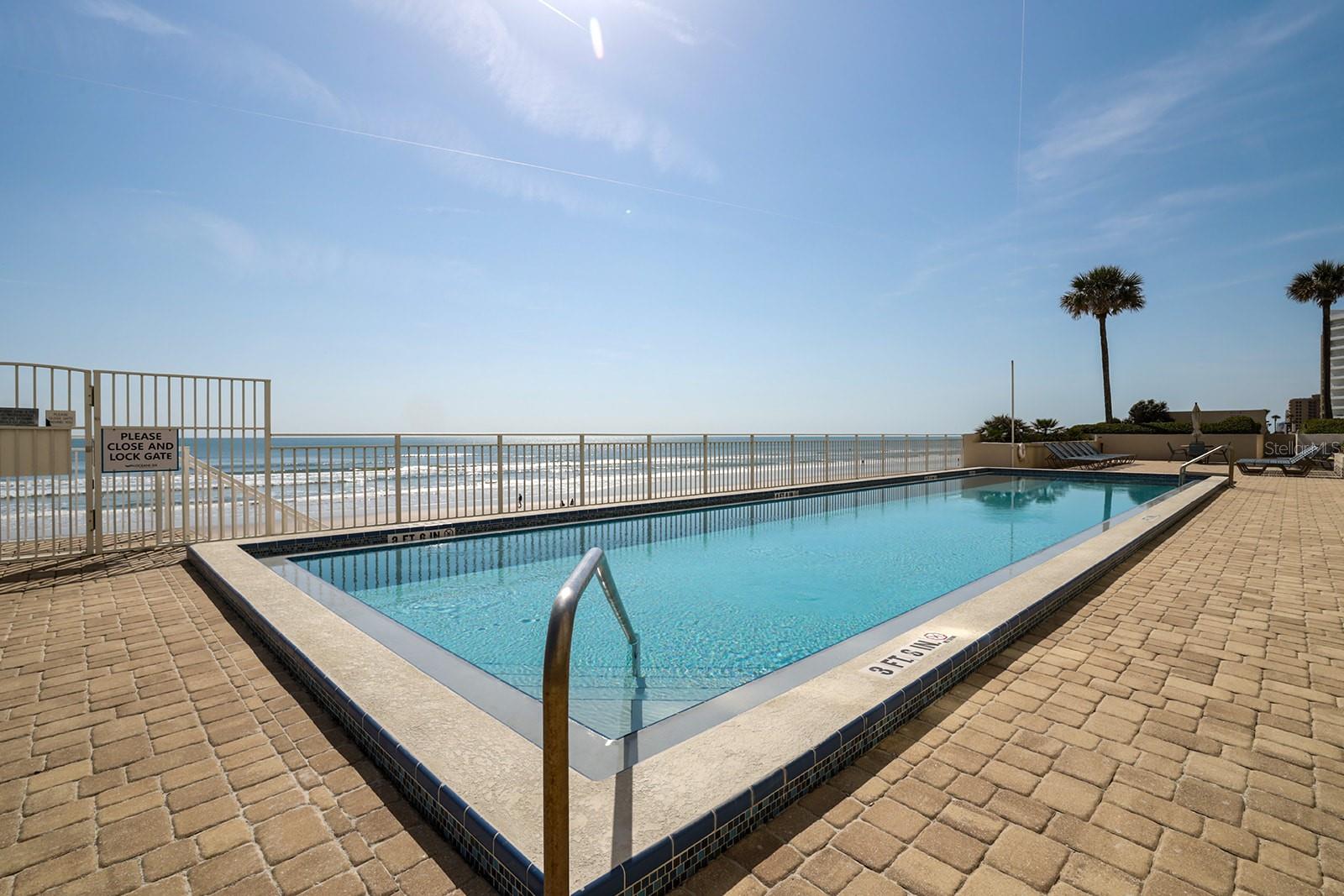 OCEANS 06 CONDO - Residential