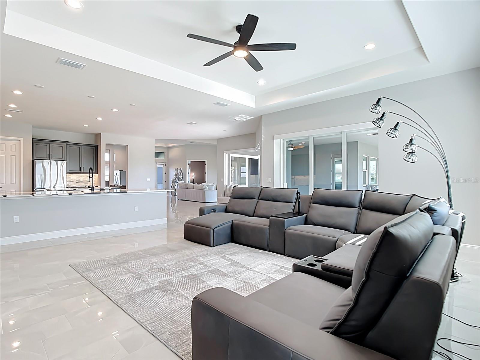 HAMPTON LAKES - Residential