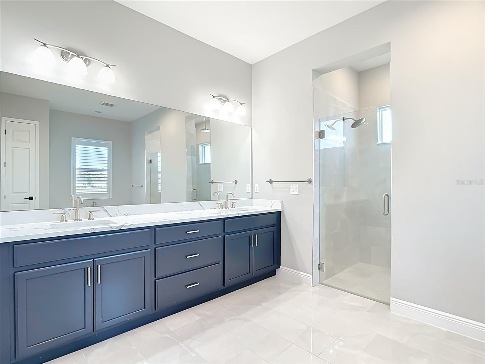 HAMPTON LAKES - Residential