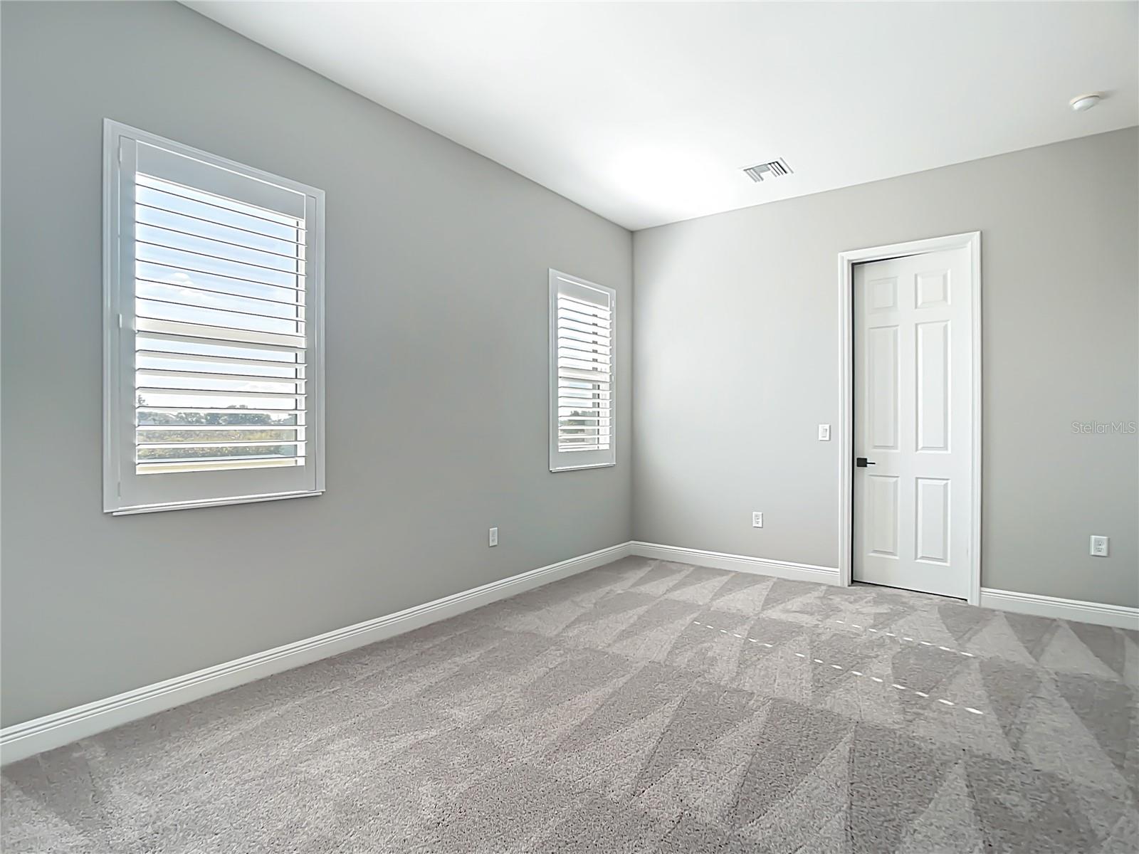 HAMPTON LAKES - Residential