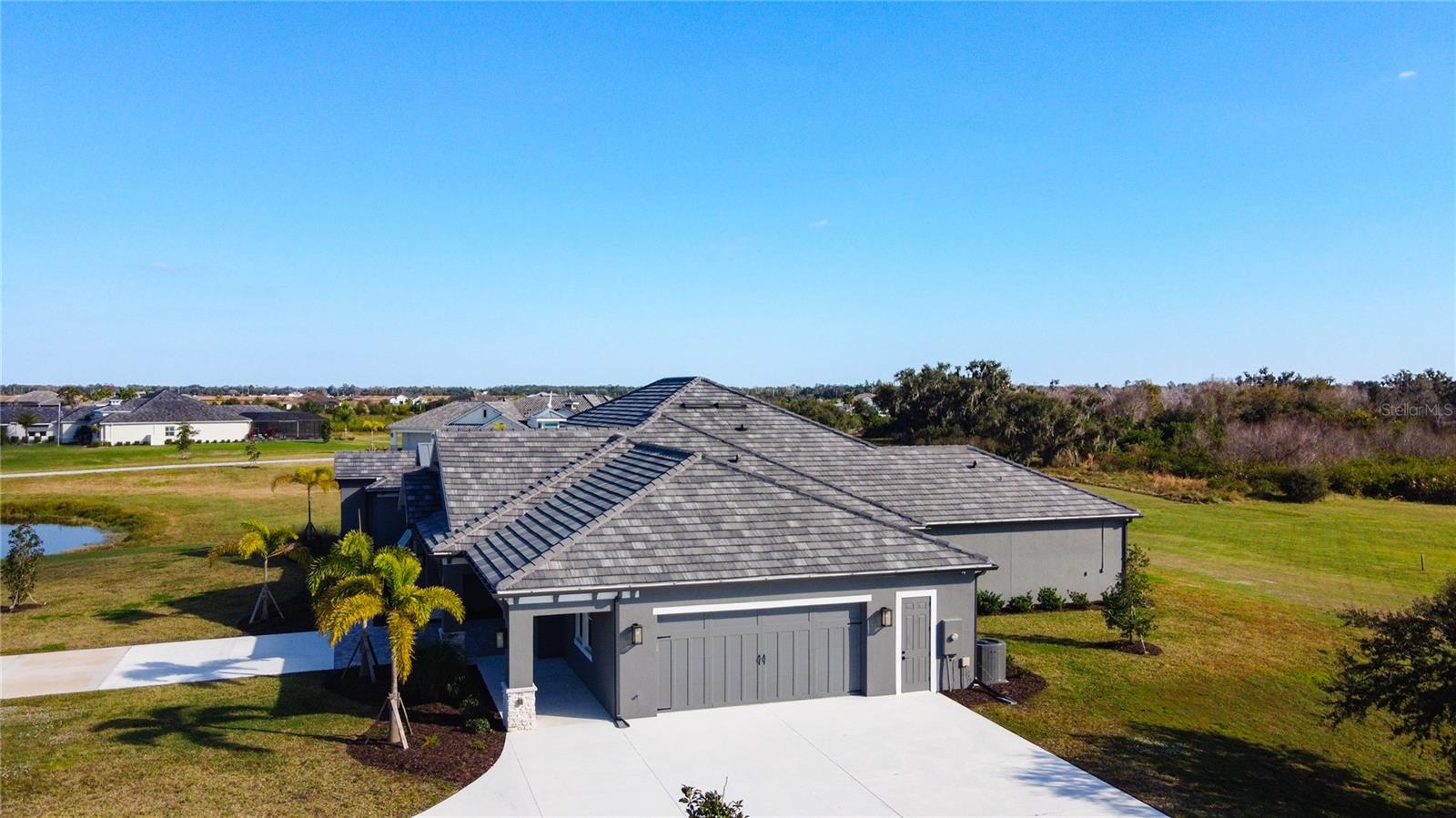 HAMPTON LAKES - Residential