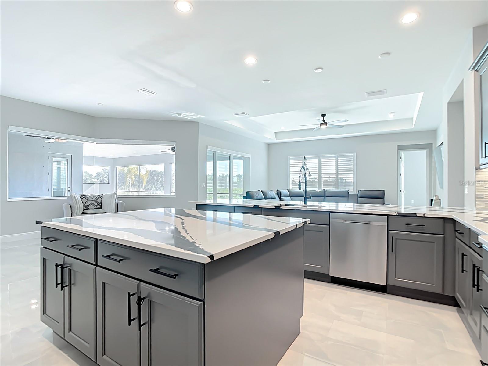 HAMPTON LAKES - Residential