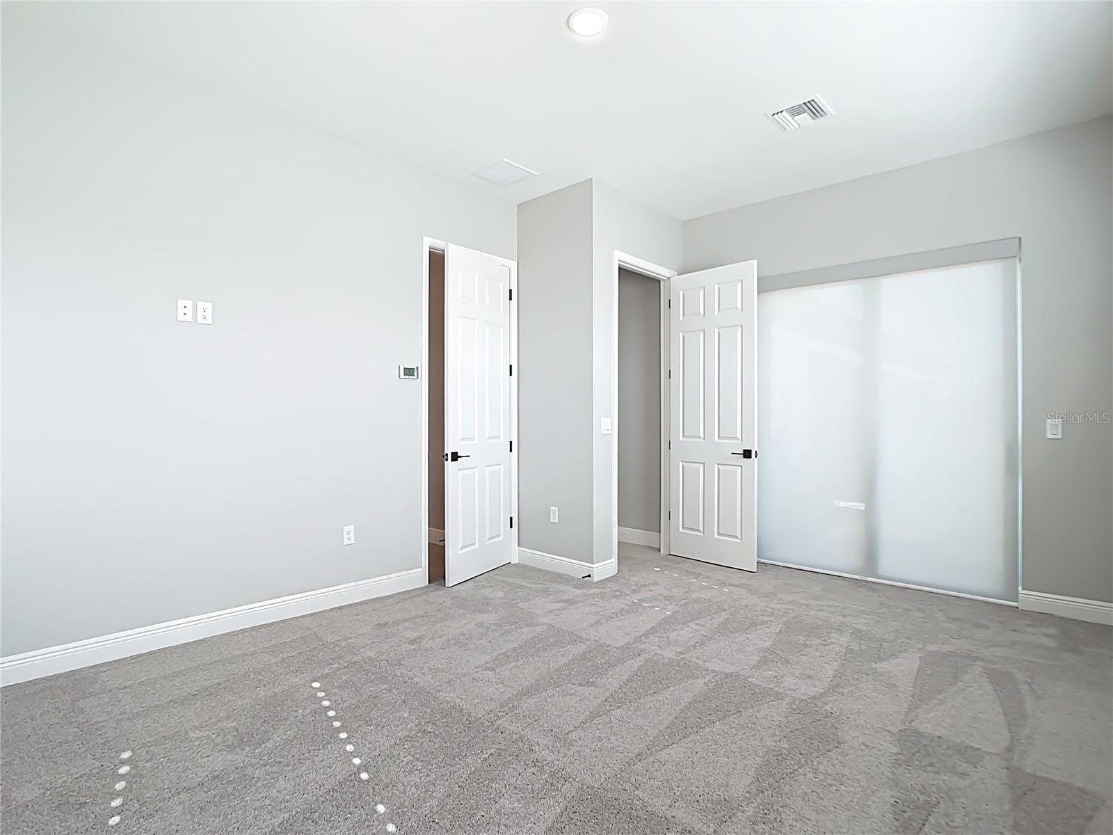 HAMPTON LAKES - Residential