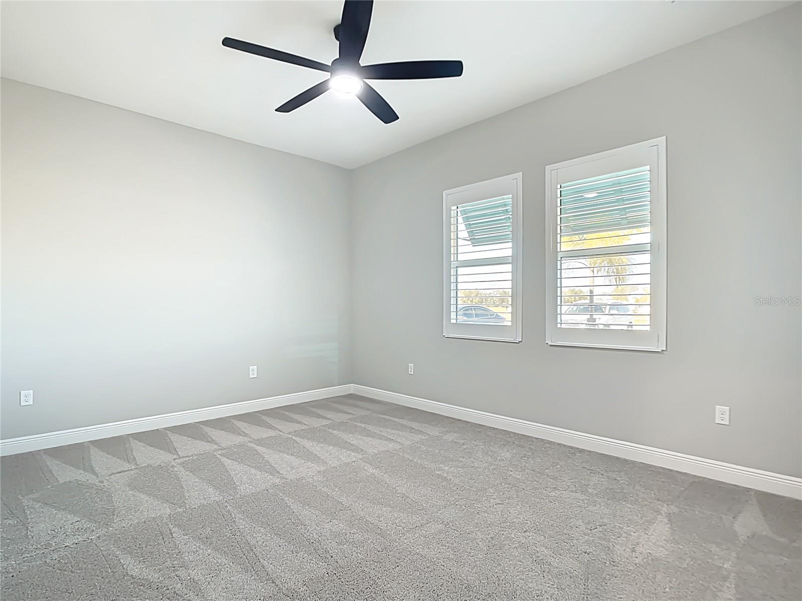 HAMPTON LAKES - Residential