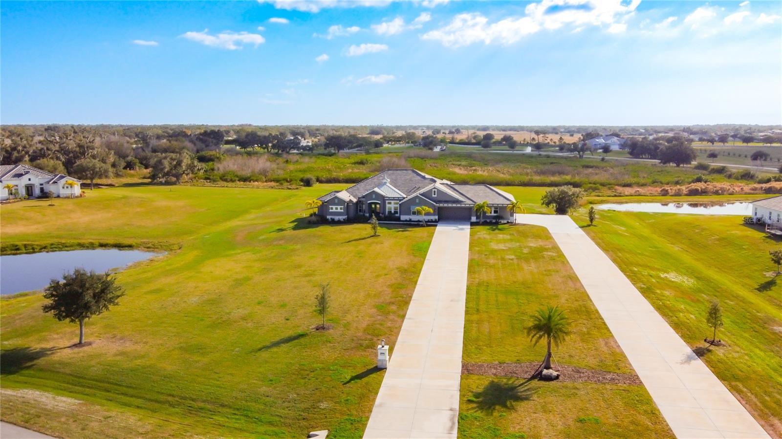 HAMPTON LAKES - Residential