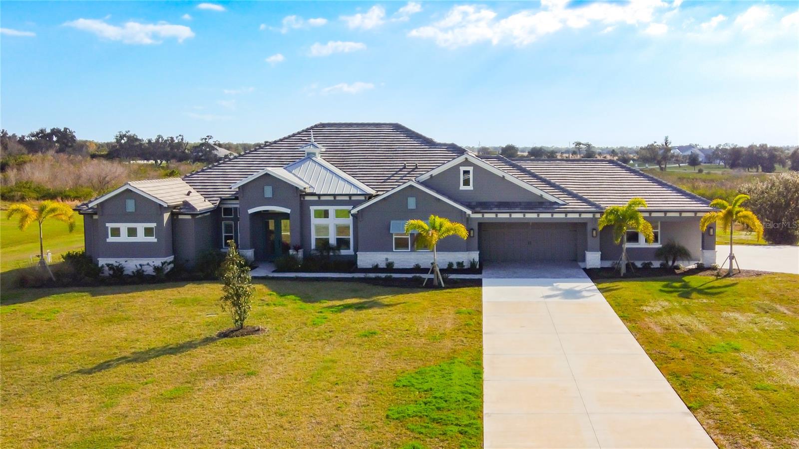 HAMPTON LAKES - Residential