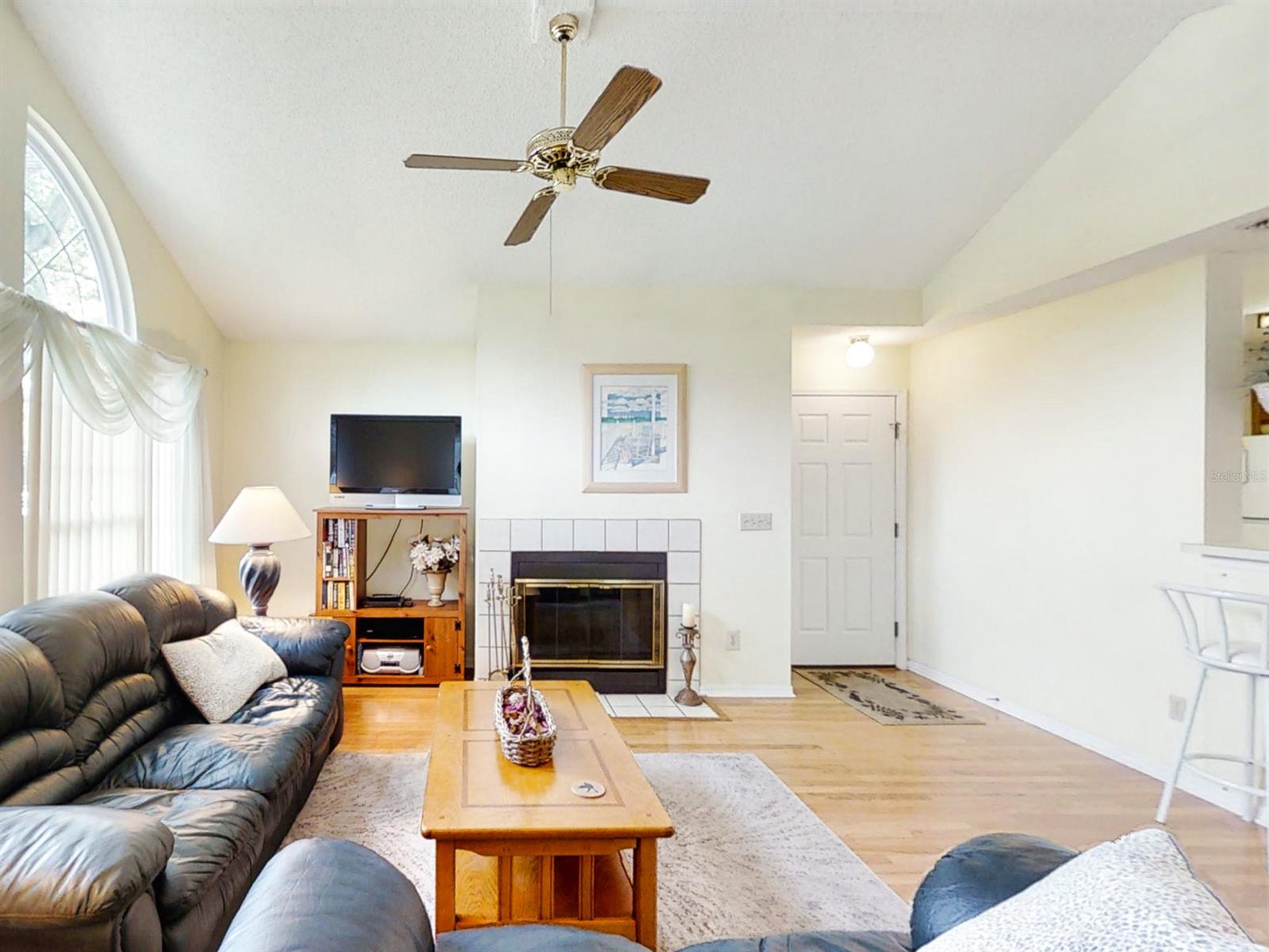 Sun Beach Club Condo Ph 01-03 - Residential