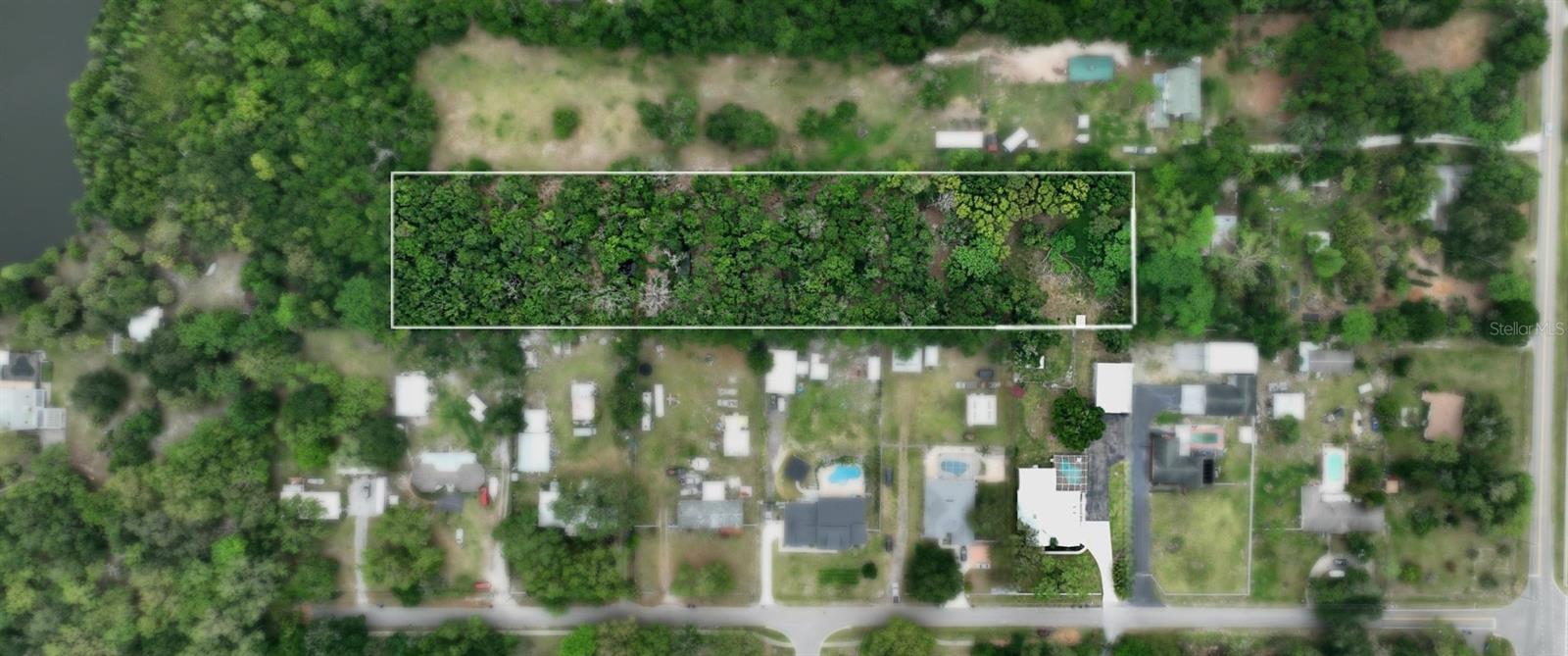LEE COMM GROVES - Land